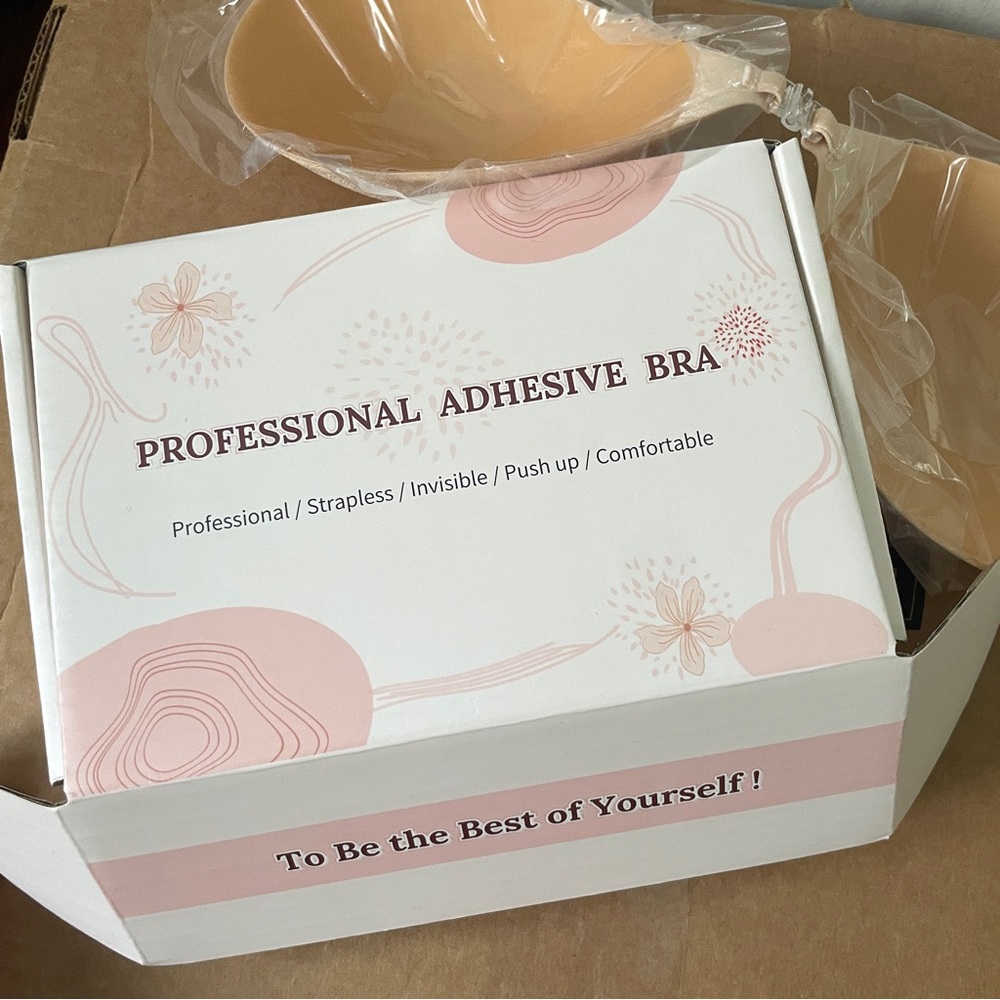 Adhesive bra - Picture 4 of 4